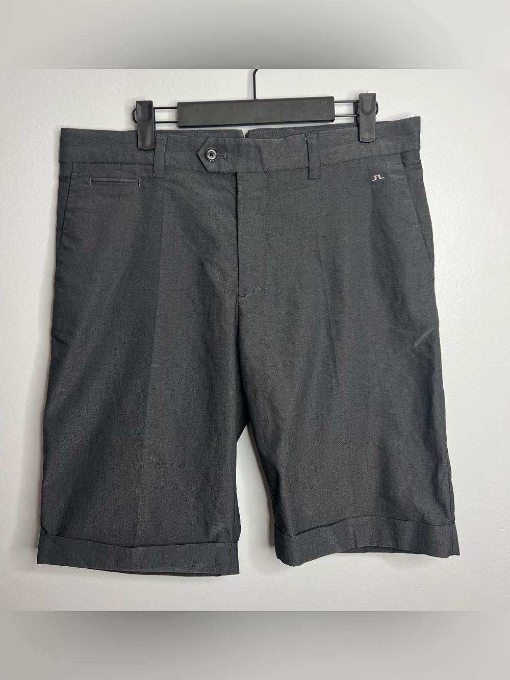 J. Lindeberg Golf Cuffed Hem Shorts Mens 32 Grey Performance
